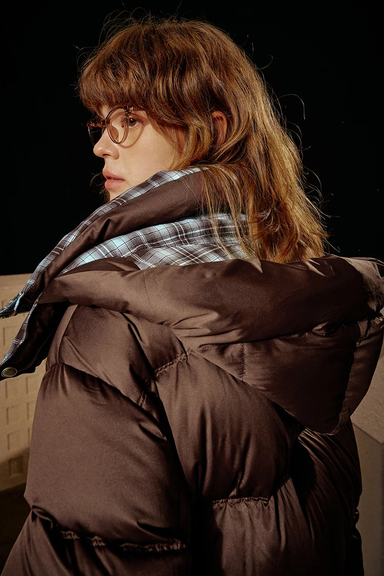 ELFSACK 2025 Winter New Arrivals Reversible Y2K Striped Short High-Neck Hooded Down Jacket For Woman